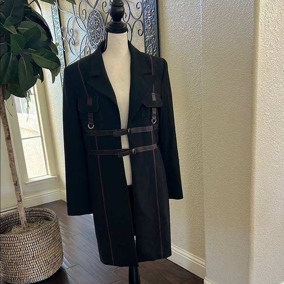SAO PAULO Other - Black Trench Coat with Classic Silhouette
